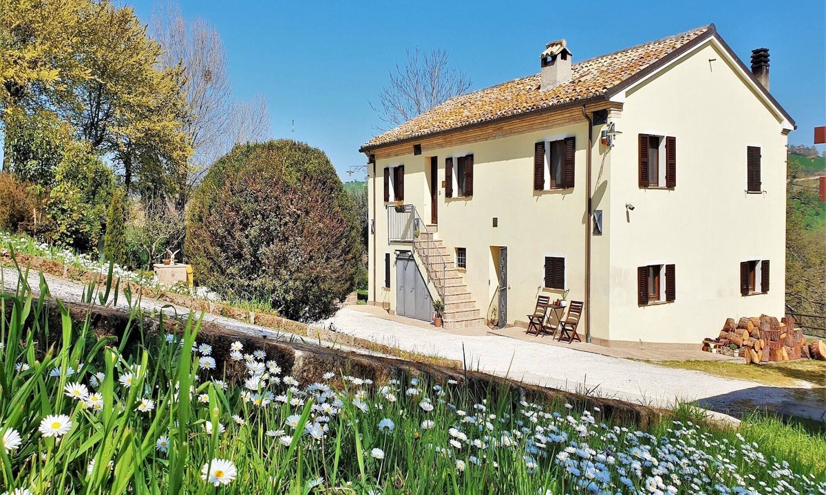 Filottrano Cottage | Apartment in Filottrano with Countryside Views