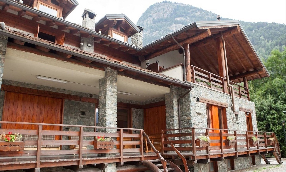 Antey-Saint-Andre Apartment | Apartment in Antey-Saint-André near Ski Lifts