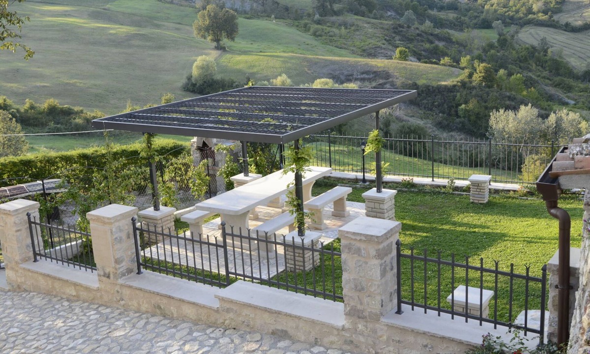 Monte Benedetto Apartment | Apartment in Petrella Guidi With Garden Views