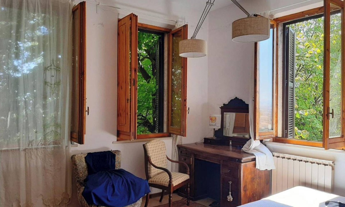 Osimo Apartment | Apartment 'In Palazzina d'Epoca' with Air Conditioning