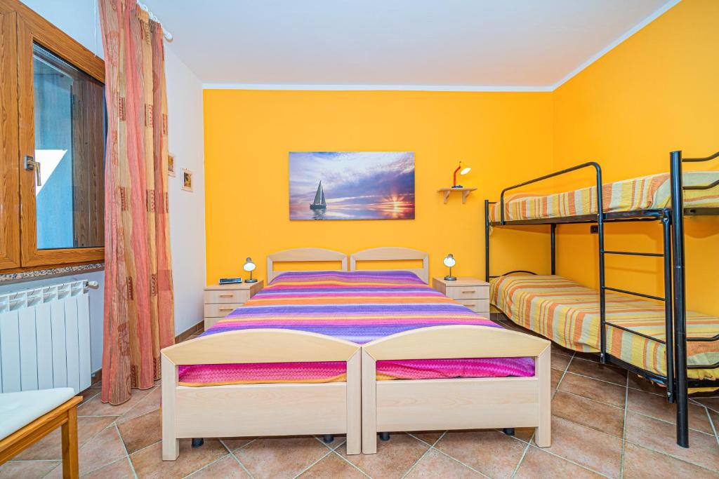 Capoliveri Apartment | Apartment in villa 2 to 4 persons with large private garden Sole
