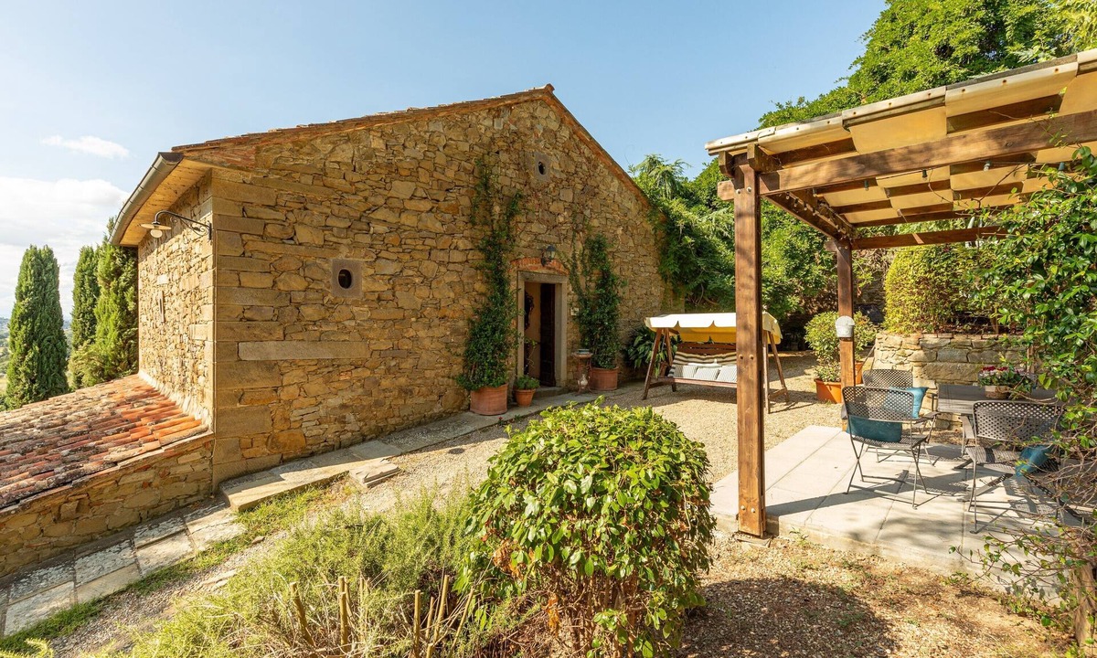 Castiglion Fiorentino Apartment | Apartment 'Granaio - Borgo Dolci Colline' with Private Pool, Wi-Fi, and Air Conditioning