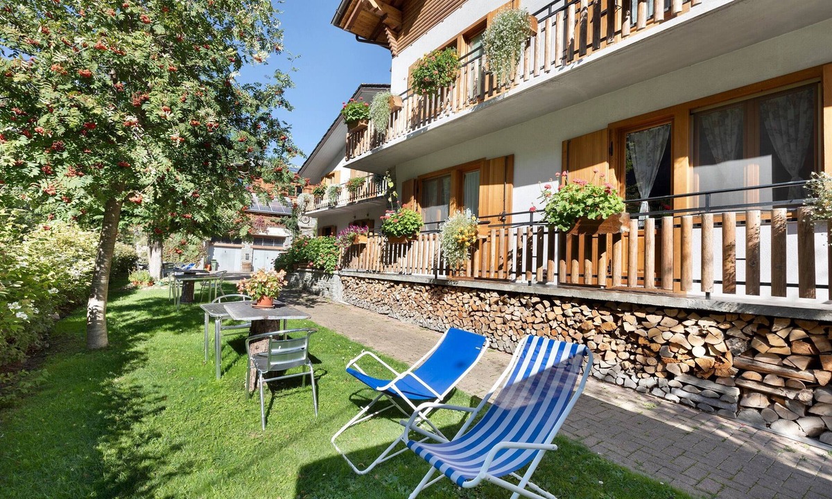 Coveyrand-Vieu Apartment | Apartment 'Casa Vacanza Famiglia Belli' with Mountain View