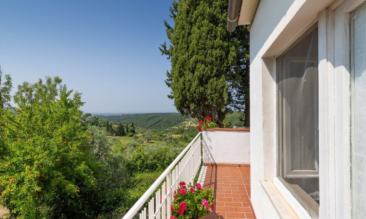 Riparbella Apartment | Apartment 'L'arancio' with Sea View, Private Terrace and Wi-Fi