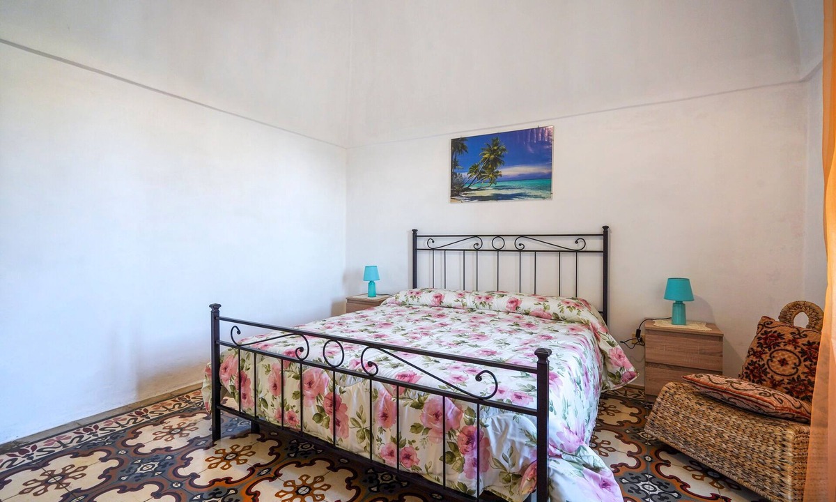 Monopoli Apartment | Apartment "La Casa di Pietra Location Rosy" with Private Garden & Wi-Fi