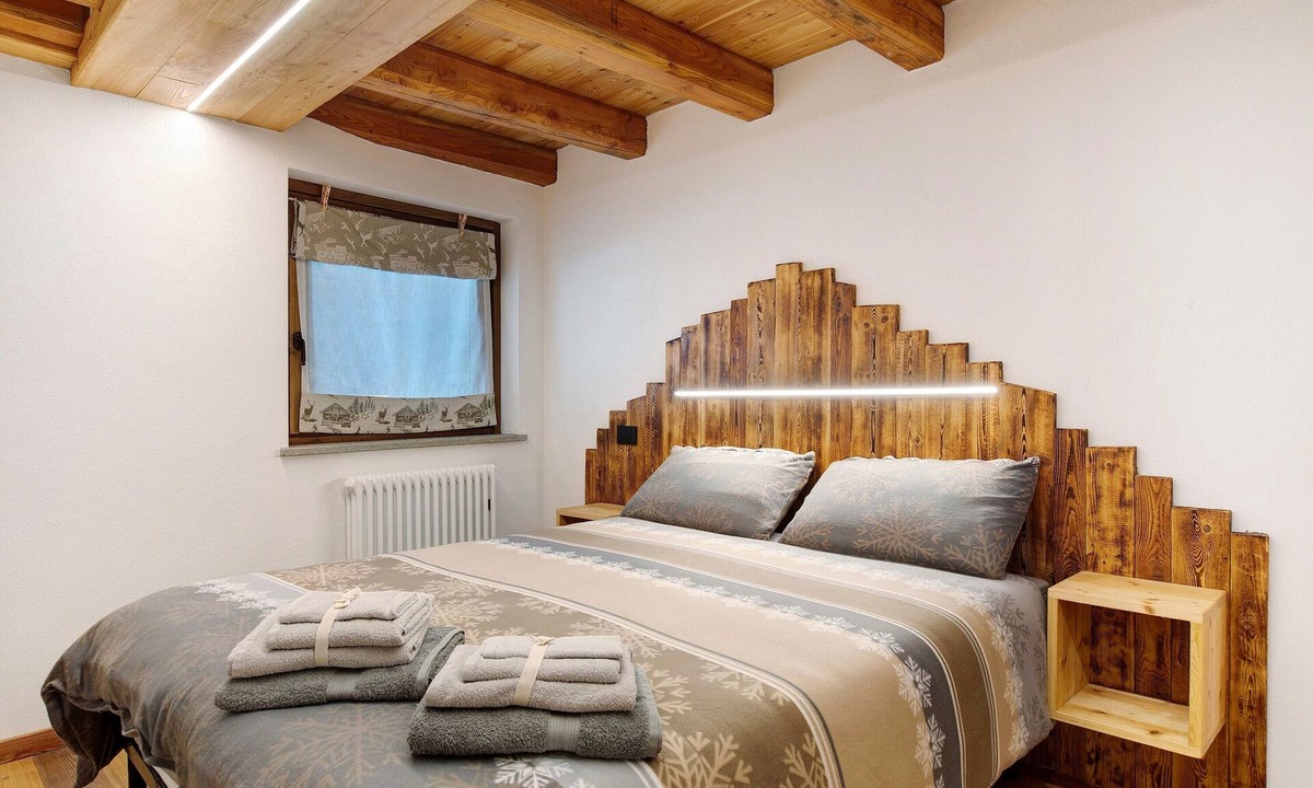 Rhemes-Notre-Dame Apartment | Apartment 'La Mèizòn' with Mountain View, Shared Garden and Wi-Fi