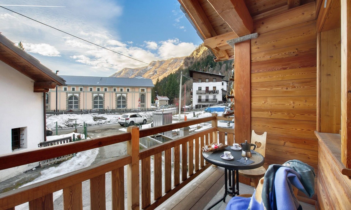 Maen Apartment | Apartment 'Le Cervin' with Balcony and Wi-Fi