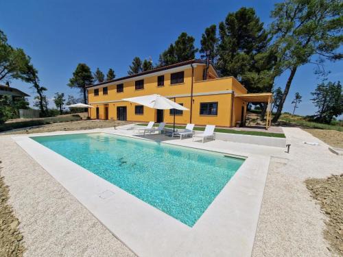 Belvedere Ostrense Apartment | Apartment Neue Wohnung mit 2 Zimmern- Veranda und Pool by Interhome