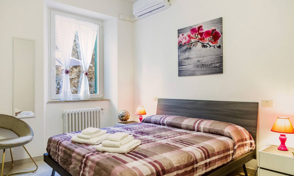 Porto Santo Stefano Apartment | Apartment 'Onda D'Argento' with Private Terrace and Air Conditioning