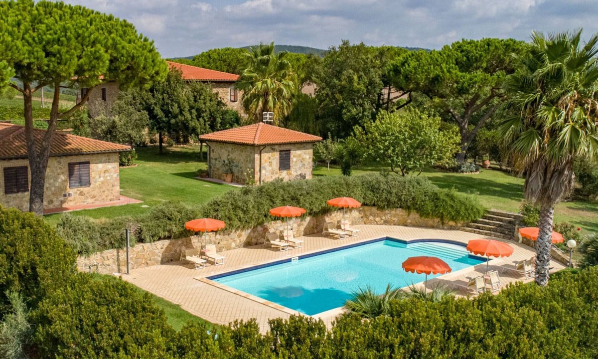 Magliano in Toscana Apartment | Apartment 'Riccio' with Shared Pool, Wi-Fi and Air Conditioning