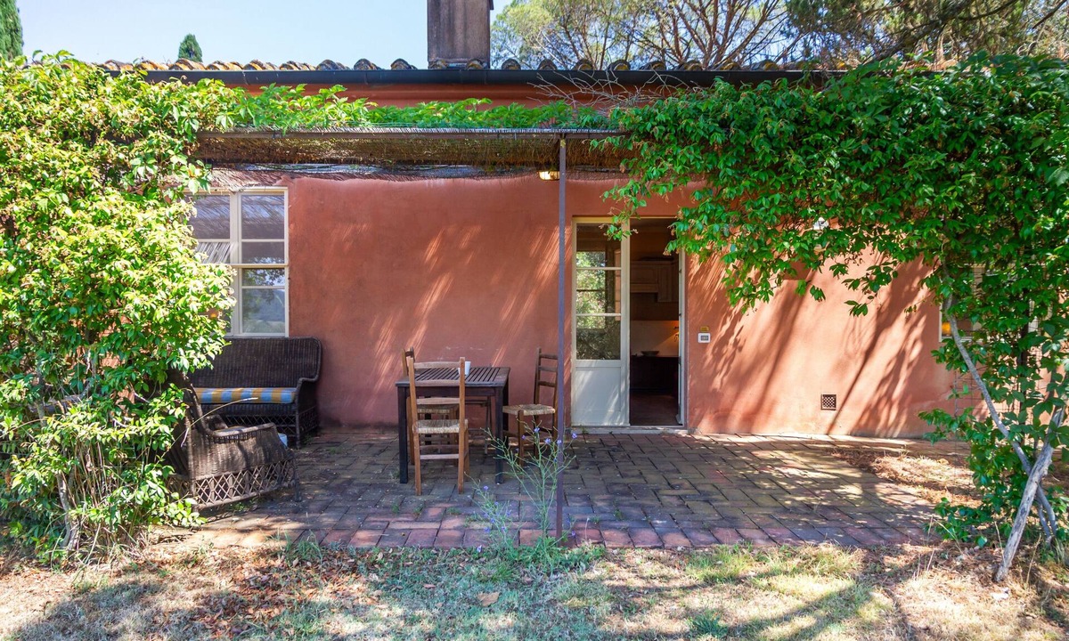 Gavorrano Apartment | Apartment 'Scuole Grandi' with Shared Garden