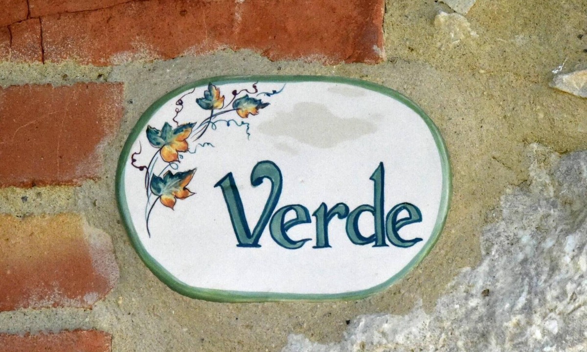 Castiglione d'Orcia Apartment | Apartment 'Verde - La Valle Del Sole' with Mountain View and Wi-Fi