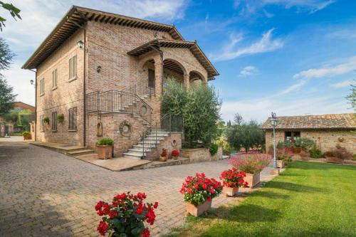 Castiglione del Lago Apartment | Apartment With Views Of Lake Trasimeno