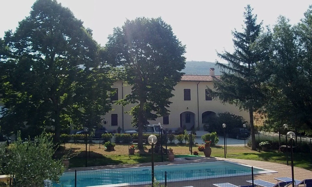 Nocera Umbra Other | Apartment with pool in farmhouse sleeps 5 with 2 rooms