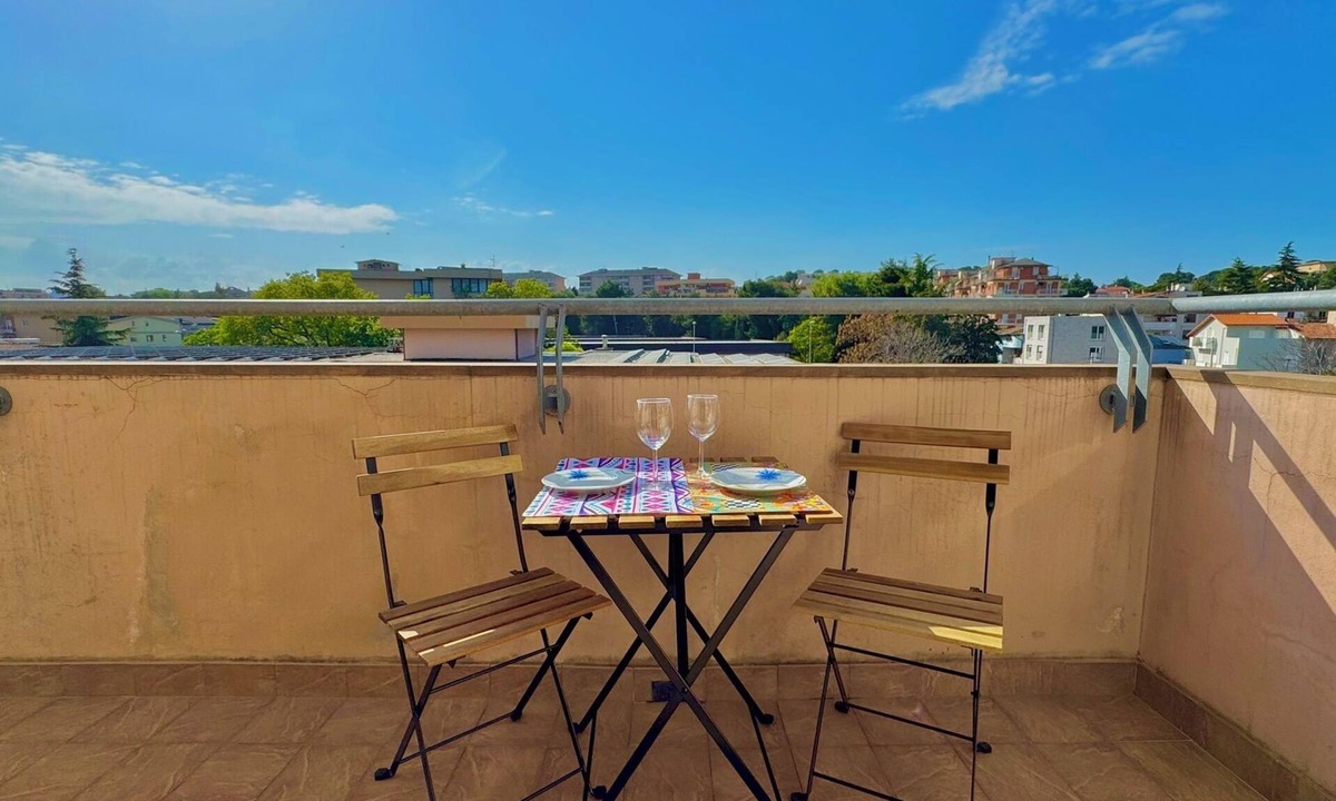 Pescara Apartment | Apartment with reserved parking space between city center, train station and hospital