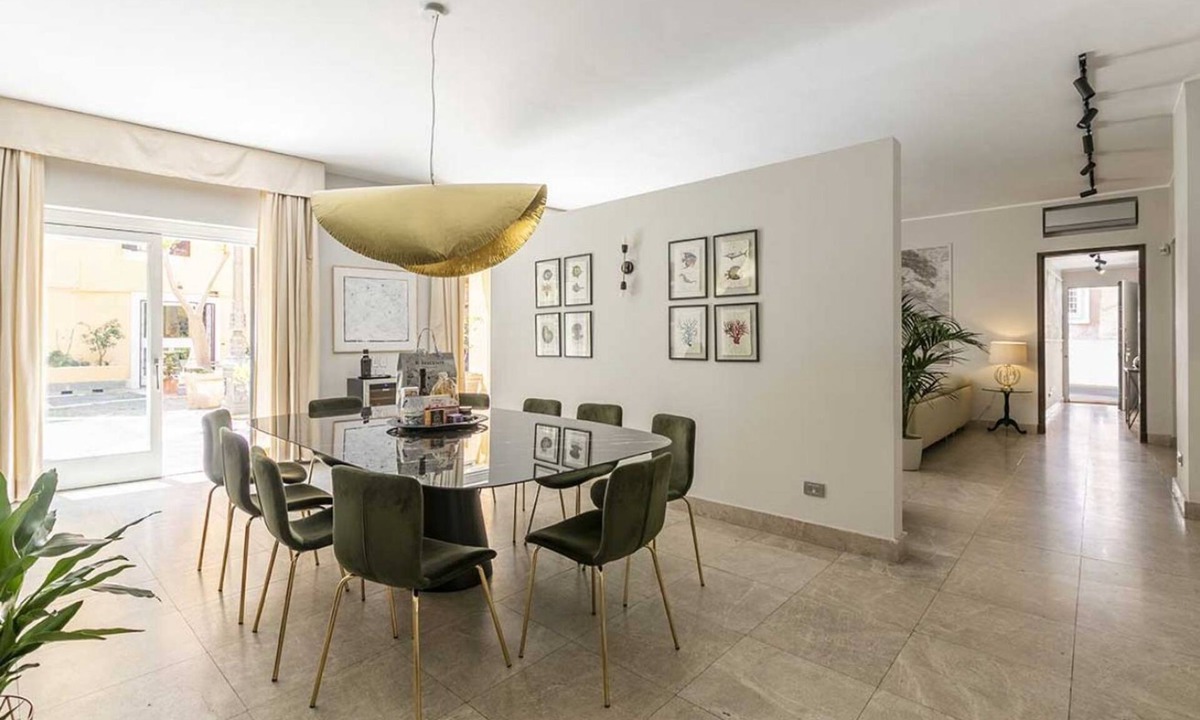 Rione III Colonna Apartment | Apartment with rooftop balcony in Central Rome