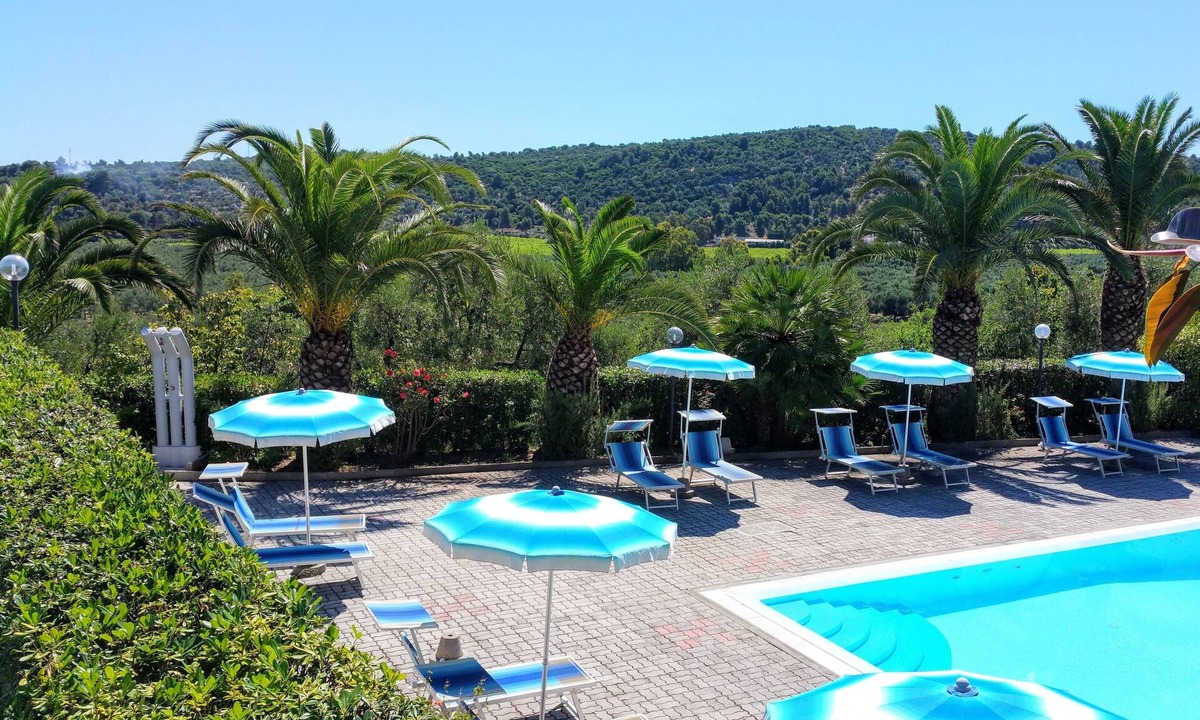 Montincello Apartment | Appartamento con Piscina Vicino al Mare