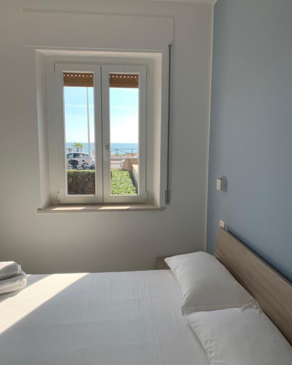Porto Recanati Apartment | Appartamento fronte mare con giardino
