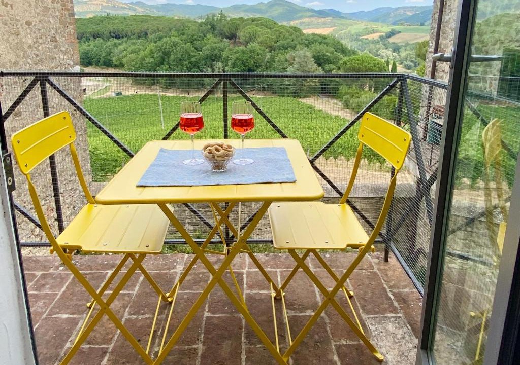 Solfagnano Apartment | Appartamento Balcone sulla vigna Borgo Solfagnano