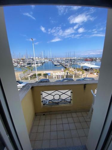 Vibo Marina Apartment | Appartamento l'affaccio sul porto di Vibo marina