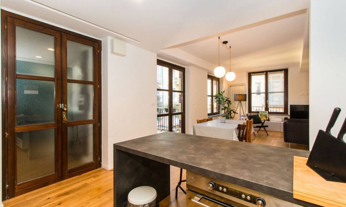 Vanchiglia Apartment | Apt 250m from P.za V.Veneto! Terrace and parking space