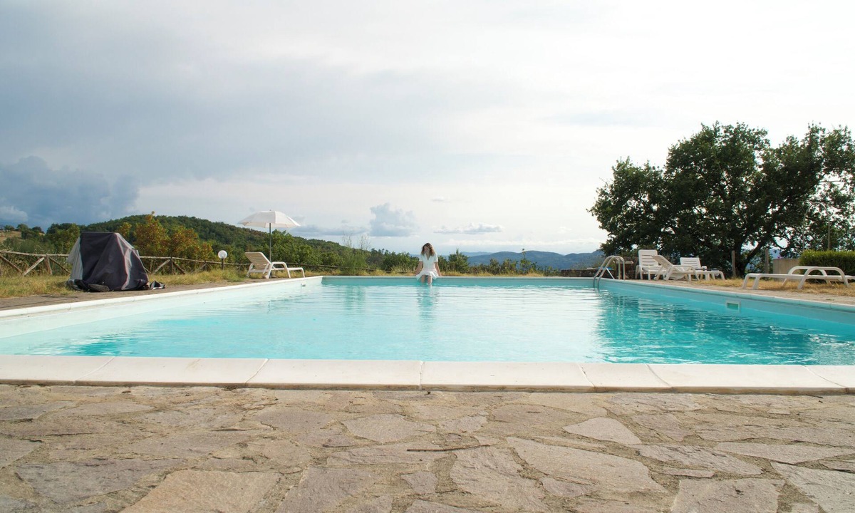 Citta di Castello House | Apt in Farmhouse, renovated with patio and panoramic pool, pet friendly