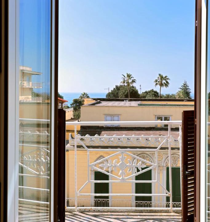 Portici Apartment | Ara Maris Apartment Sea View Next Station