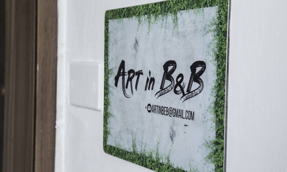 Historical Downtown Salerno Bed & Breakfast | Art in B & B Pollock