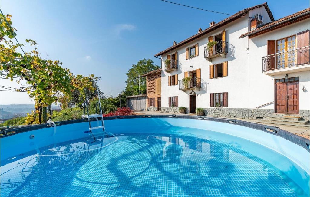Priocca House | Awesome Home In Priocca With Wifi