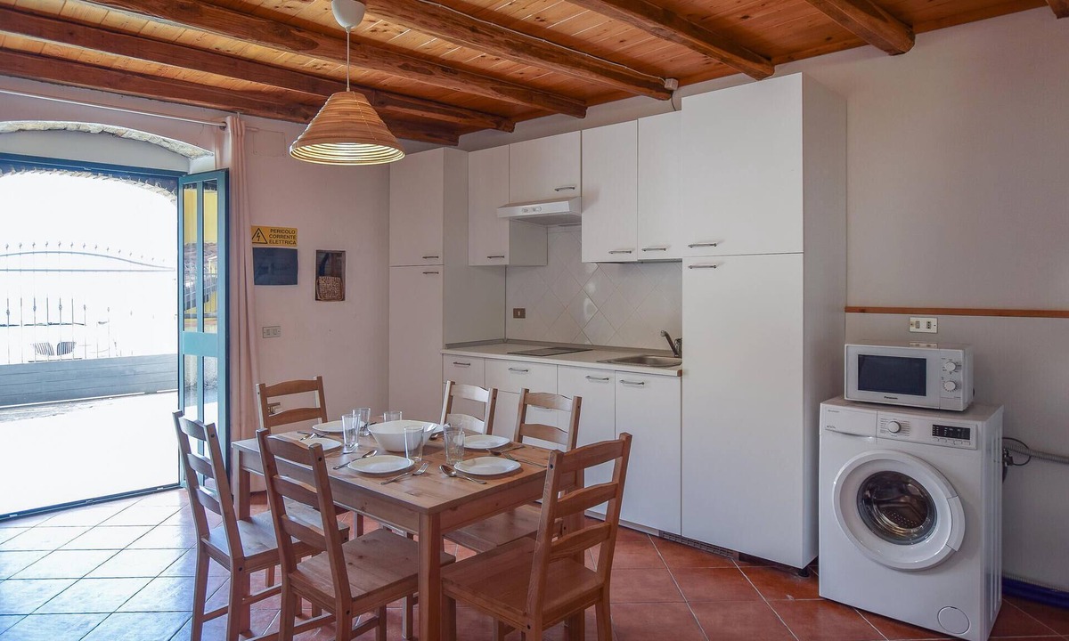 Motta San Giovanni House | Awesome home in Motta San Giovanni