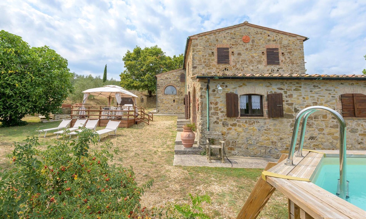 Castelnuovo di Val di Cecina House | Awesome home in Castelnuovo Val di Cec