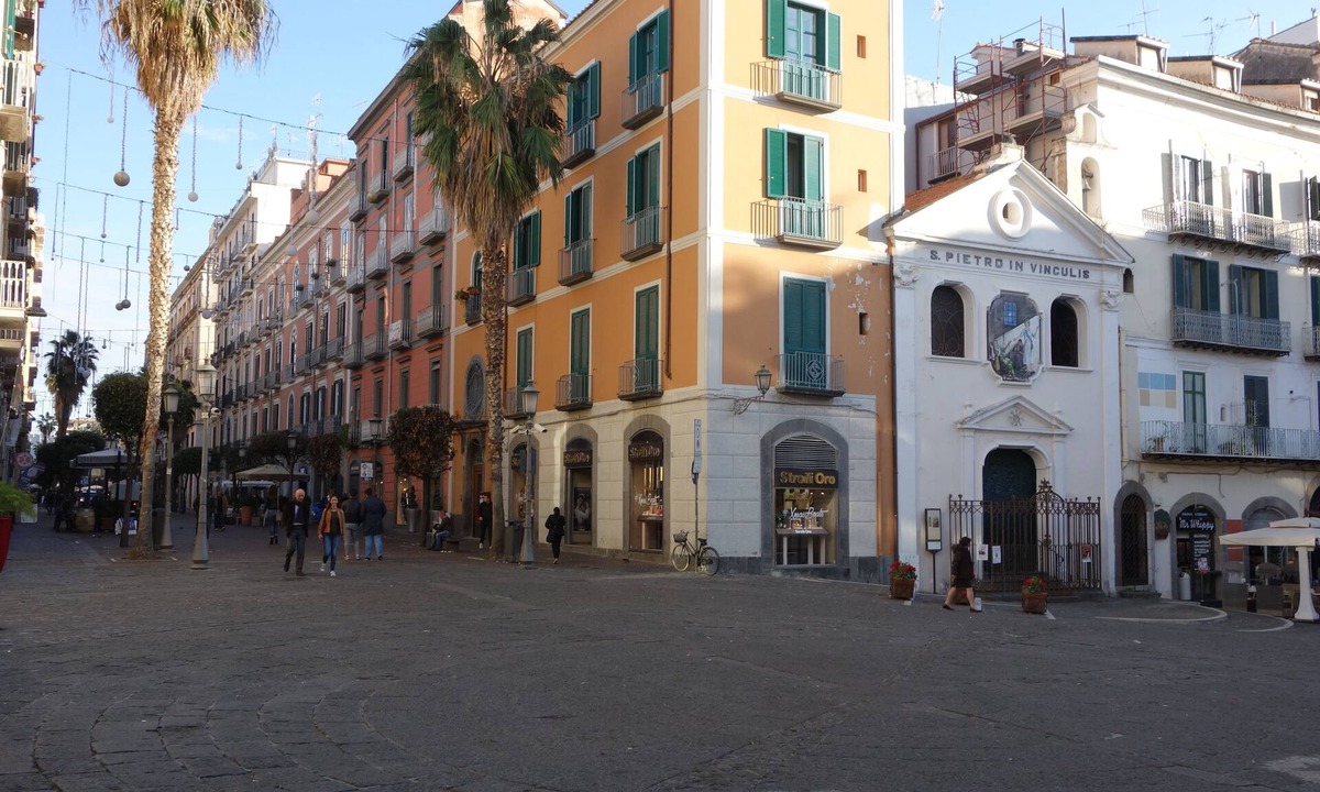 Historical Downtown Salerno Hotel | B&B Centrale Salerno