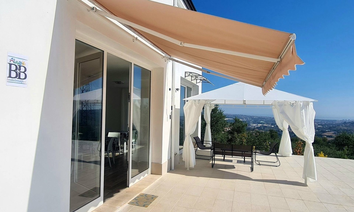 Cappelle sul Tavo House | B&B Il Paradiso