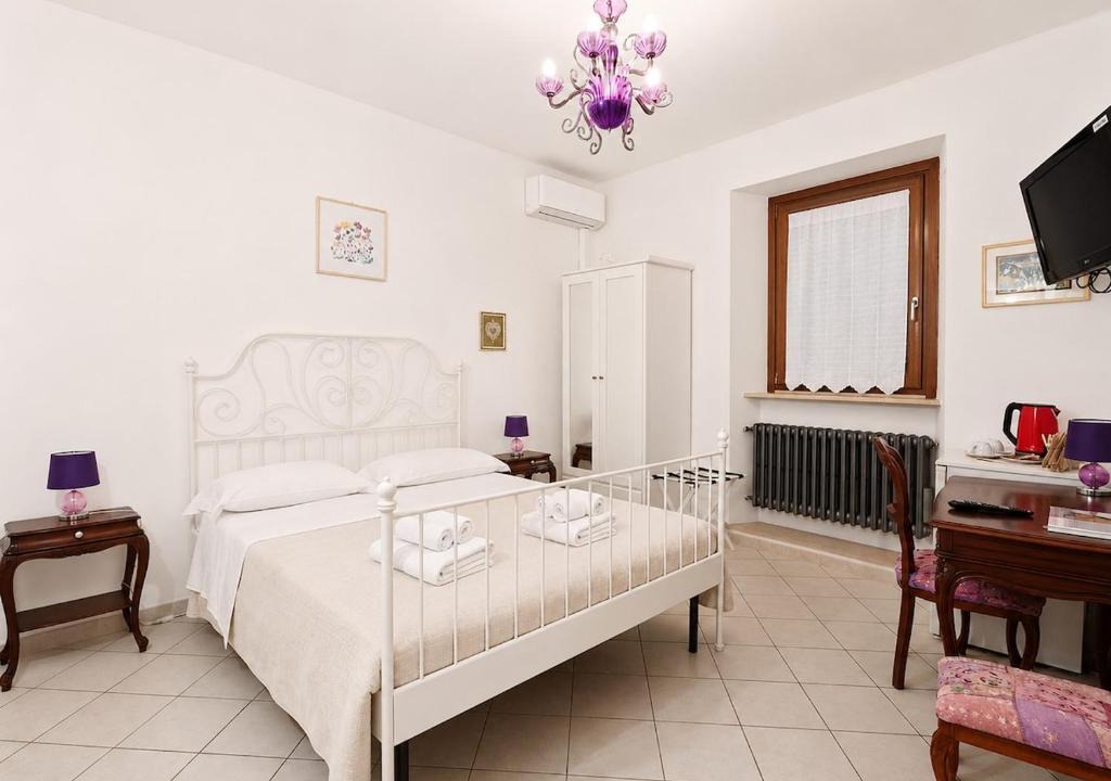 Senigallia Bed & Breakfast | B&B la Viola - a due passi dal mare, centro storico e stazione