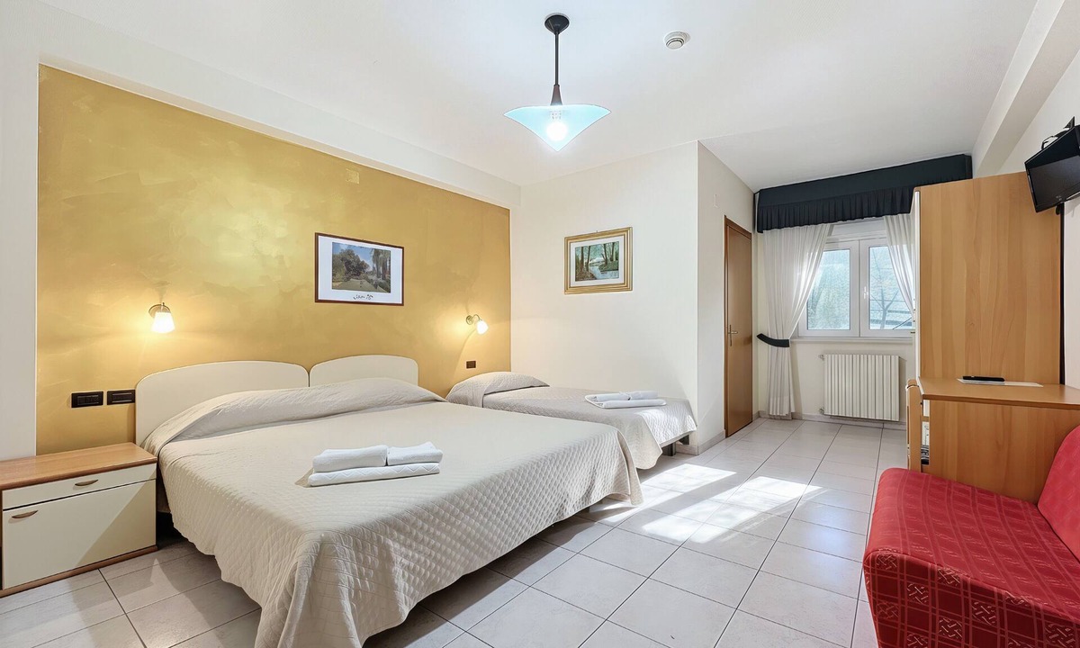 Monte Sant'Angelo Bed & Breakfast | B&B with Window - 237 - Santangelo - Pool