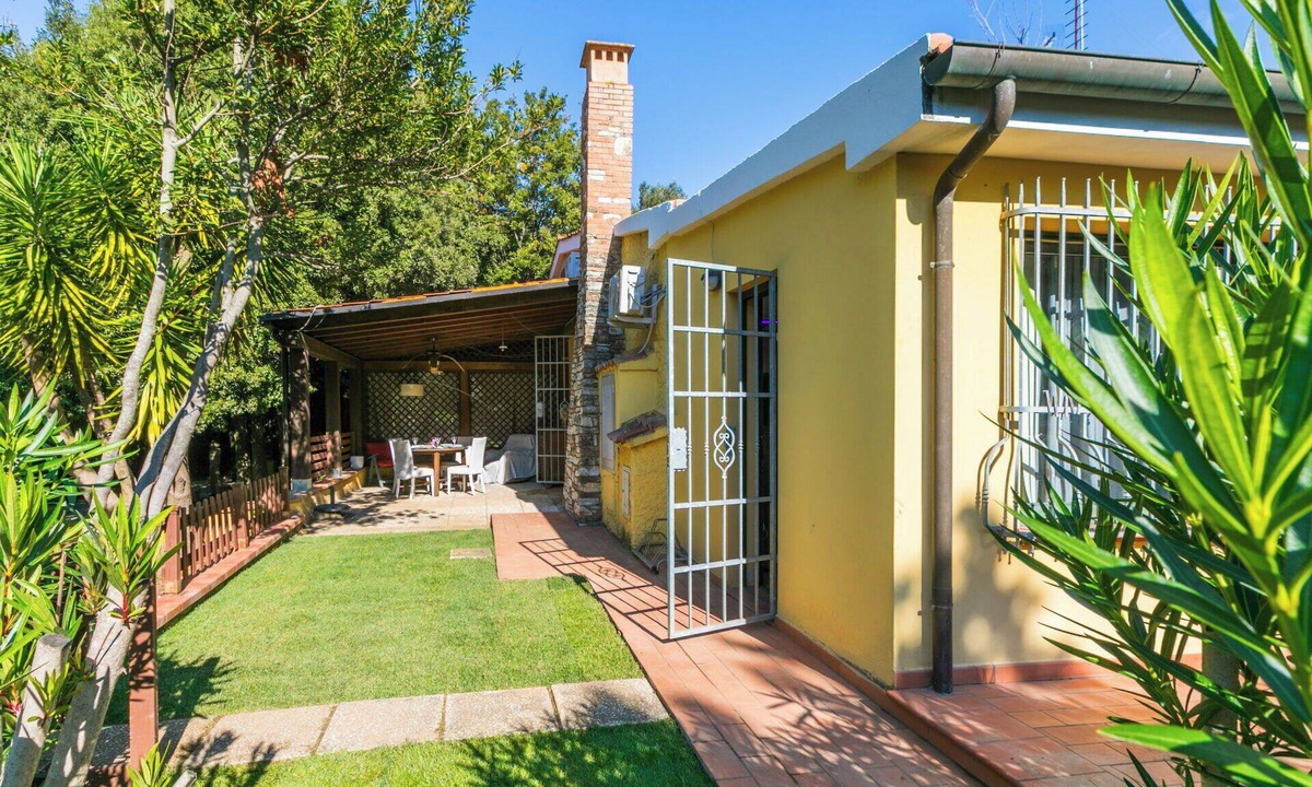 Casale Marittimo Apartment | Beautiful apartment for 4 people with WIFI, pool, A/C, terrace and pets allowed