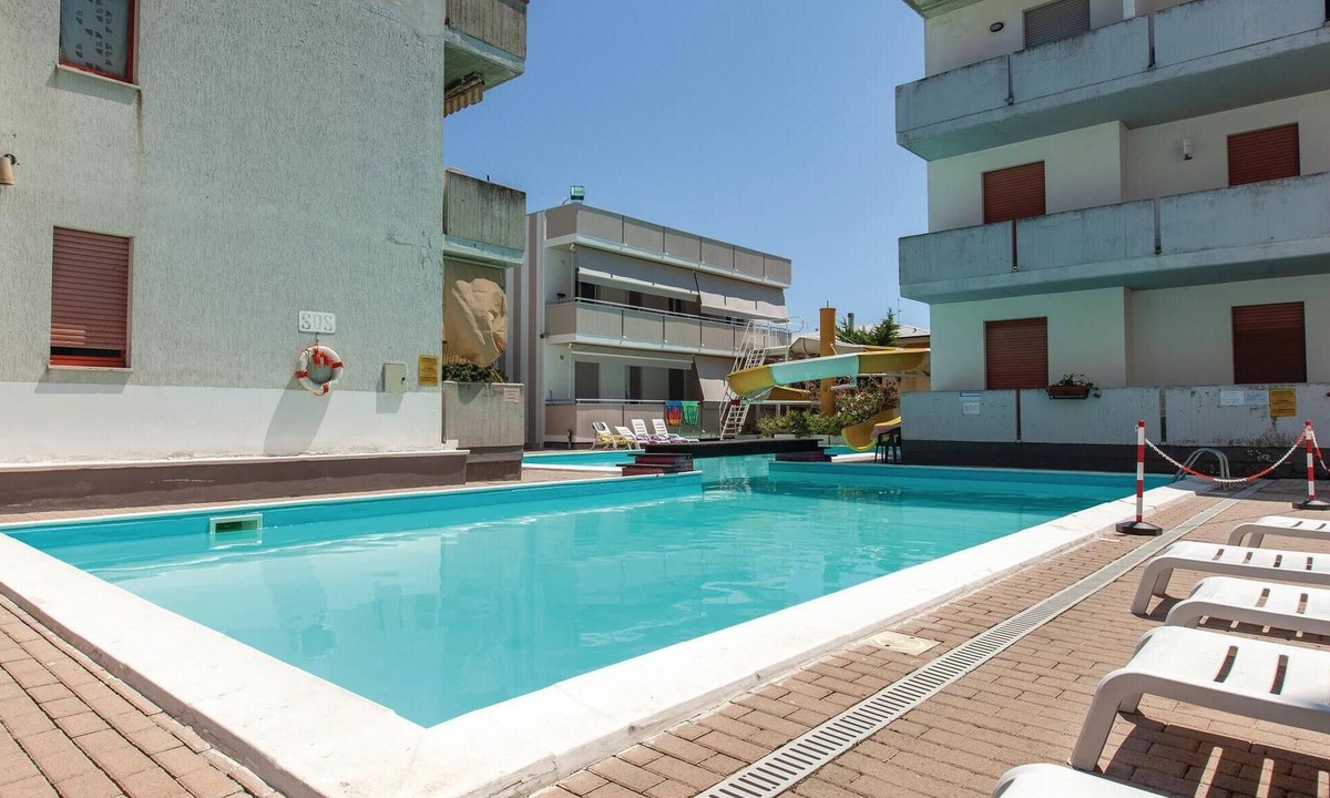 Alba Adriatica Apartment | Beautiful apartment in Alba Adriatica with outdoor swimming pool