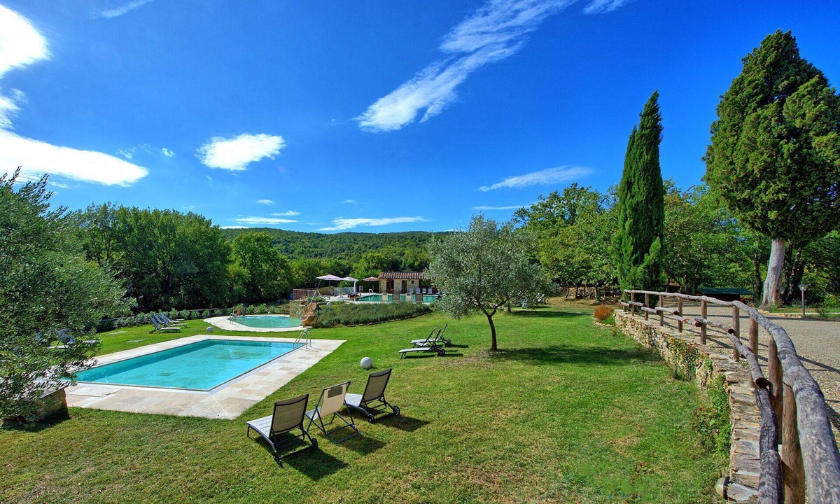 Simignano Apartment | Beautiful apartment for 3 guests with WIFI, pool, TV and pets allowed