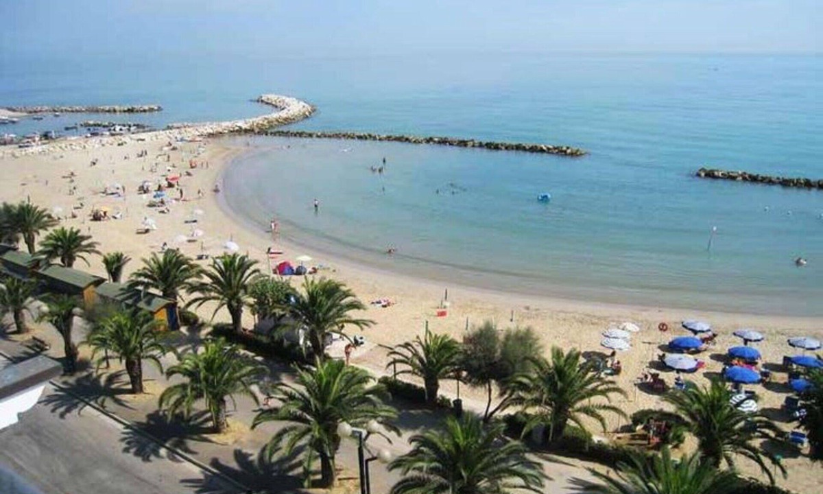 Martinsicuro Apartment | Beautiful apartment for 4 people with WIFI, A/C, TV, balcony and pets allowed