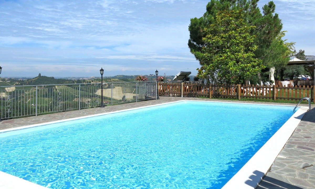 Vinchio Apartment | Beautiful apartment for 5 guests with WIFI, A/C, pool, TV, terrace, pets allowed and panoramic v.