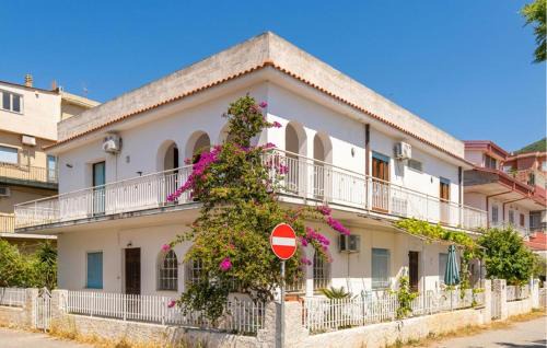 Pizzo Apartment | Beautiful Apartment In Pizzo With Wifi