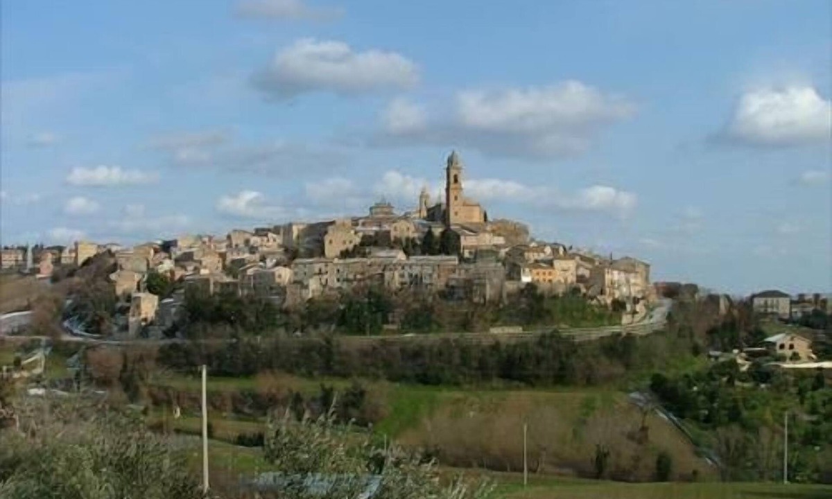 Morrovalle Apartment | Beautiful Big Bright apartment in Marche hills