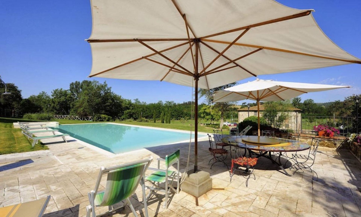 Bucine Villa | Beautiful farmhouse with heated pool and jacuzzi
