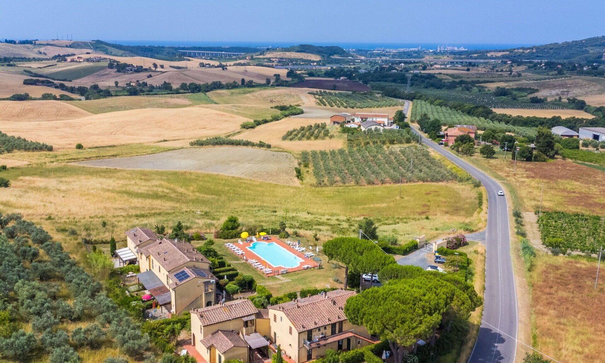 Castellina Marittima Apartment | Beautiful apartment for 2 guests with A/C, pool, WIFI, TV, balcony and pets allowed