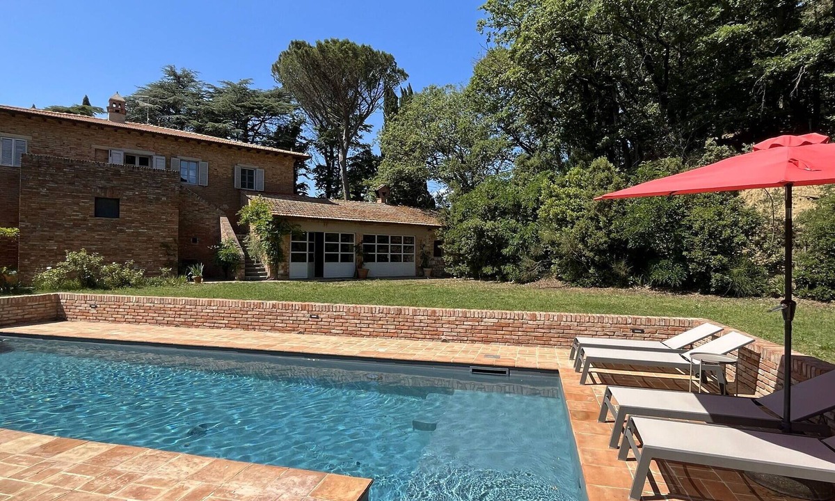 Citta della Pieve Villa | Beautiful private villa for 14 people with WIFI, hot tub, private pool, sauna, TV and pets allowed