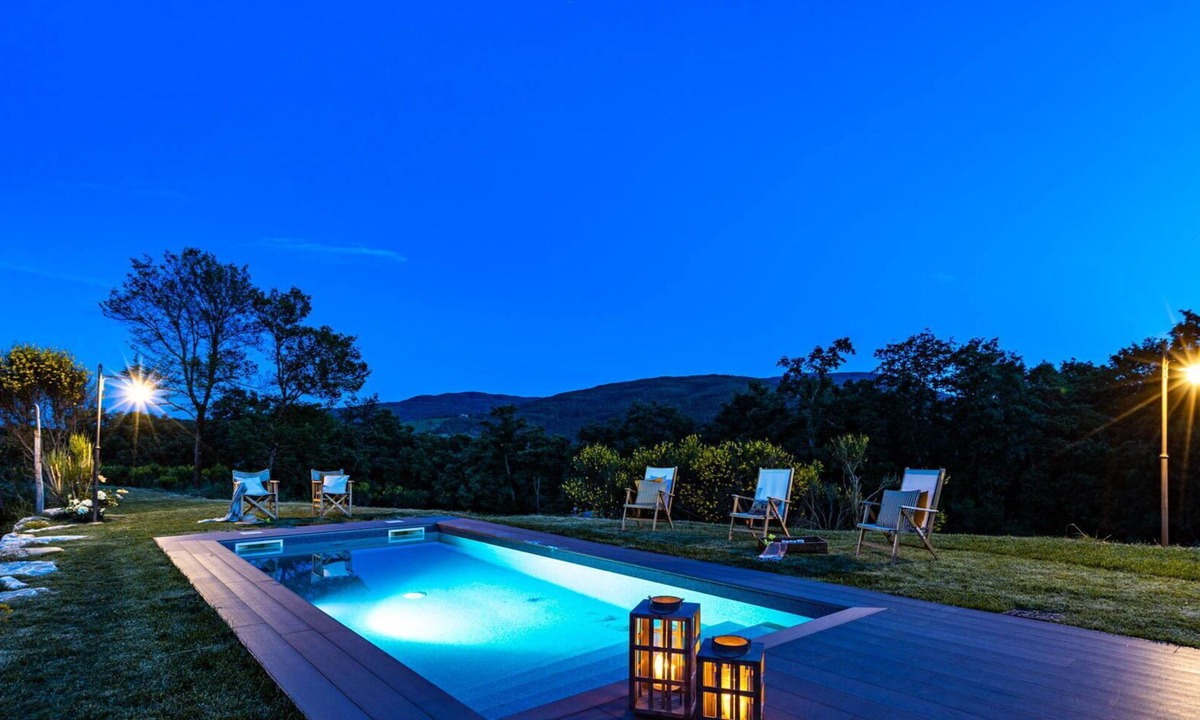 Radicondoli Villa | Beautiful private villa for 12 people with A/C, private pool, WIFI, TV, veranda and pets allowed