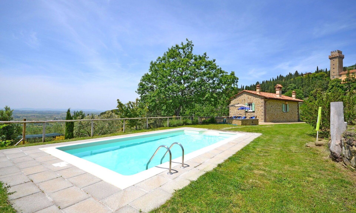 Cortona Villa | Beautiful private villa with WIFI, private pool, A/C, TV, terrace, panoramic view, close to Cortona