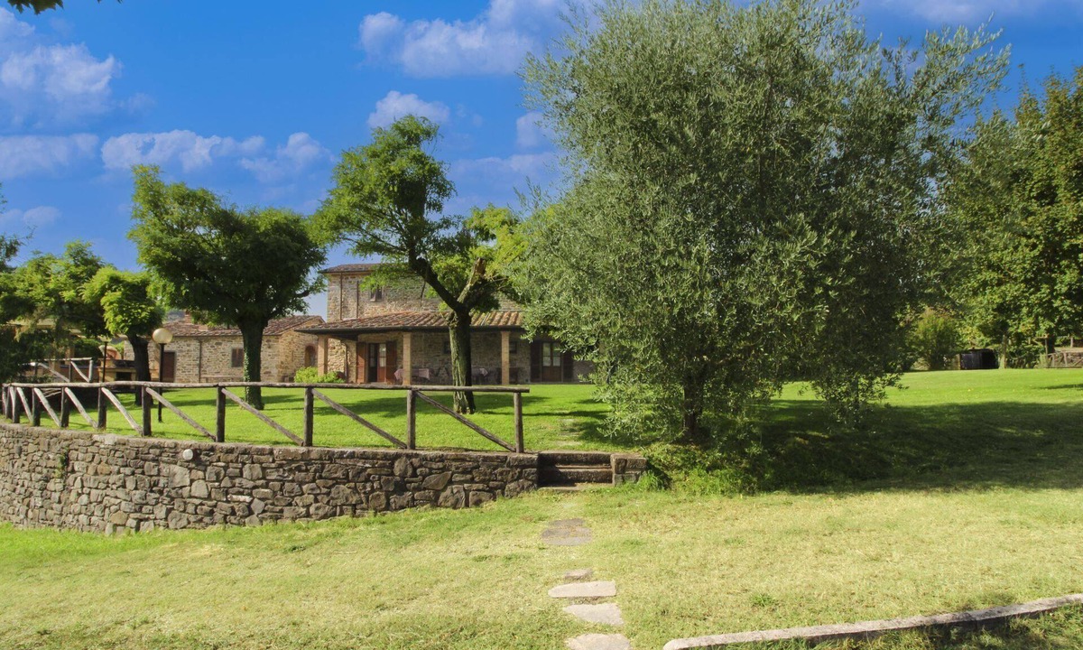 Subbiano Villa | Beautiful private villa for 10 people with A/C, private pool, WIFI and TV, close to Arezzo