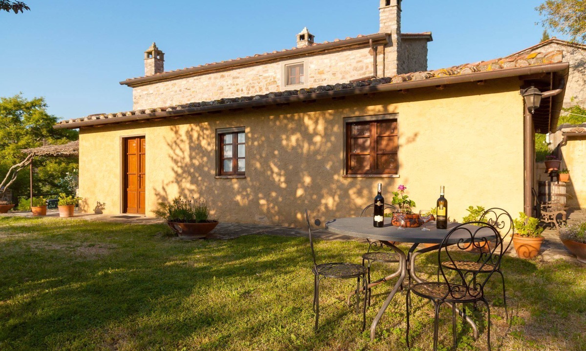 Cortona Villa | Beautiful private villa for 9 guests with WIFI, private pool, TV, veranda and pets allowed