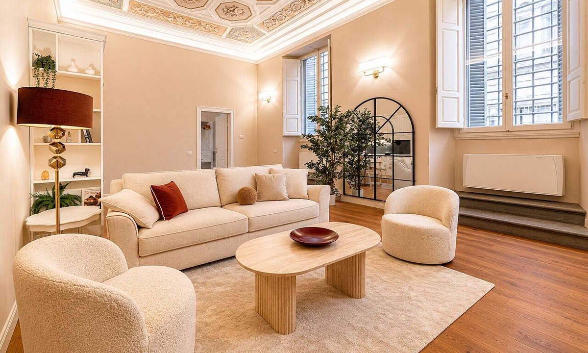 Santa Croce Apartment | Bella Benci Frescoed Apartment Central Florence near Uffizi and Ponte Vecchio